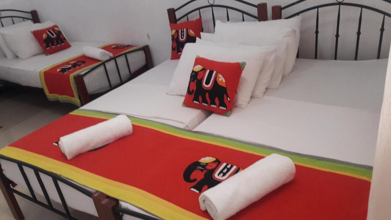 Charlton Kandy City Rest Esterno foto