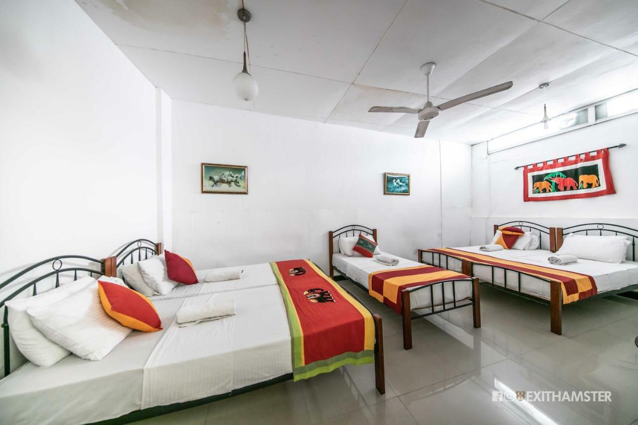 Charlton Kandy City Rest Esterno foto