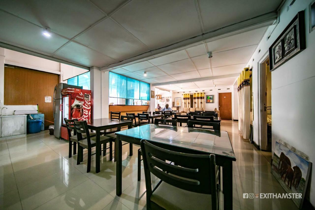 Charlton Kandy City Rest Esterno foto