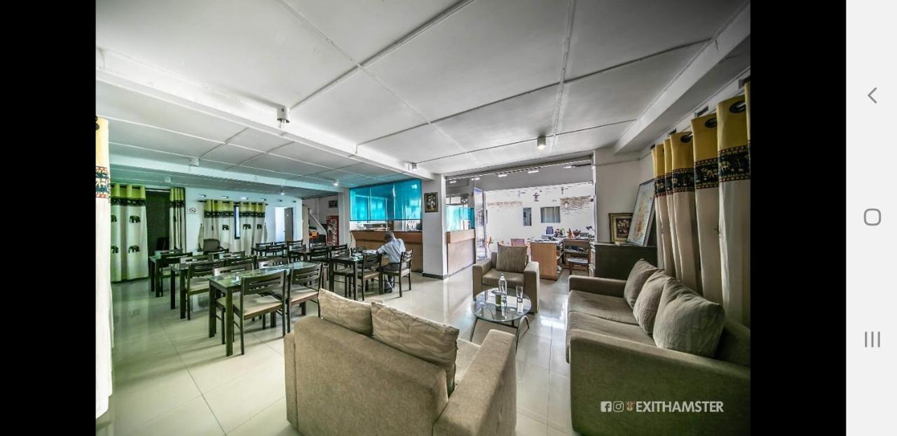 Charlton Kandy City Rest Esterno foto